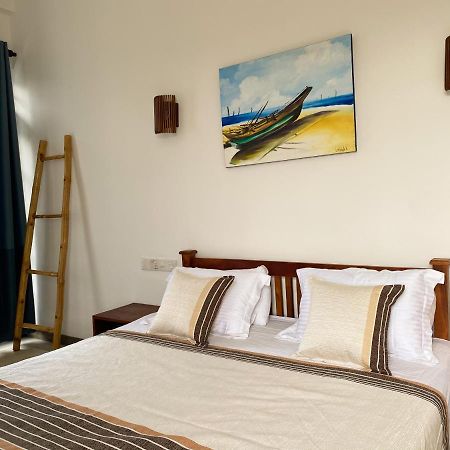 Peak Point Hotel Matara Exterior photo