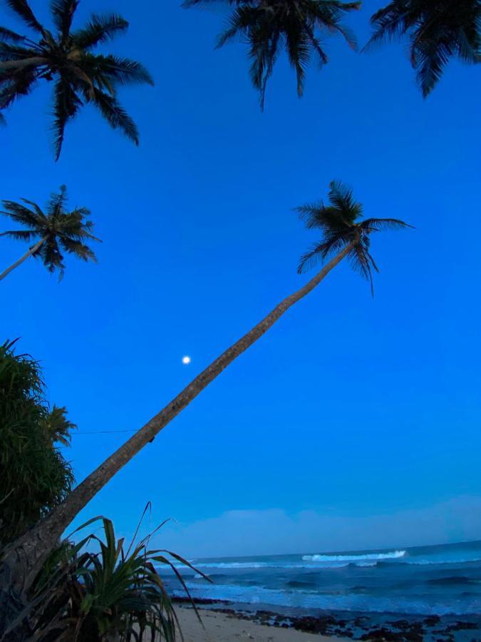 Peak Point Hotel Matara Exterior photo